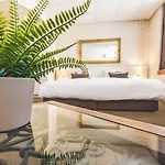Queen Hotel