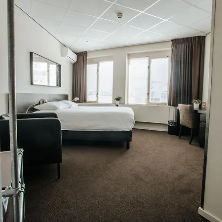 Queen Hotel 3*