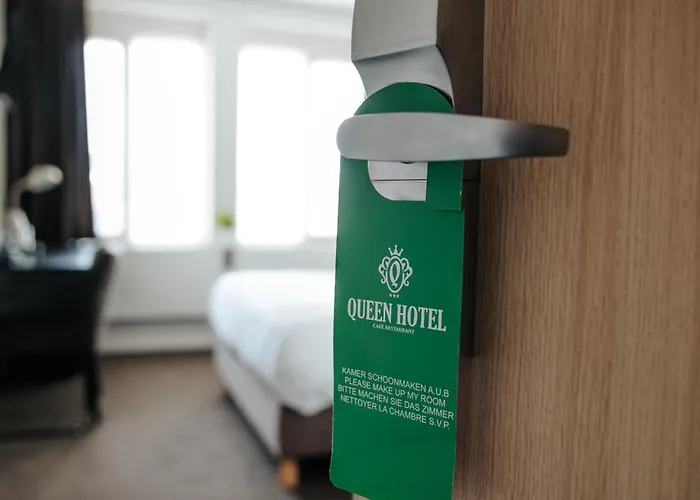Queen Hotel 3*